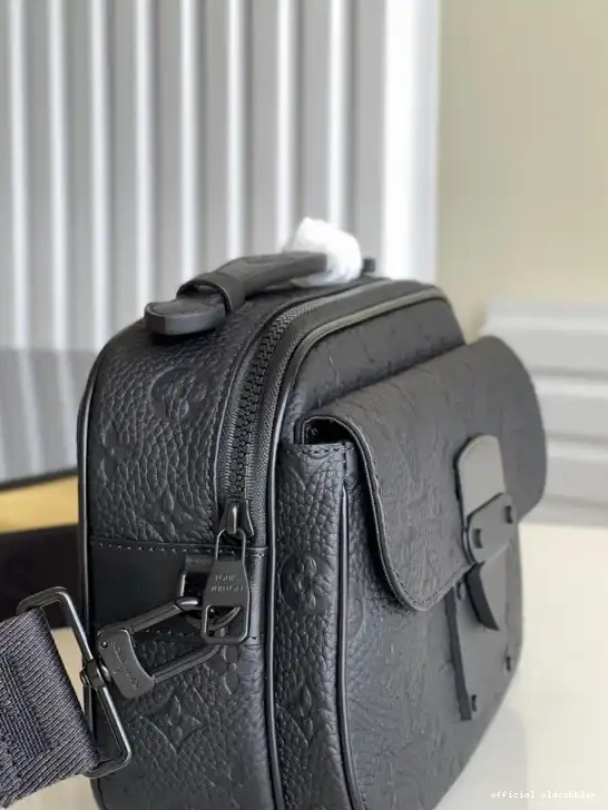 Official oldcobbler LOUIS LOCK MESSENGER S VUITTON 0619